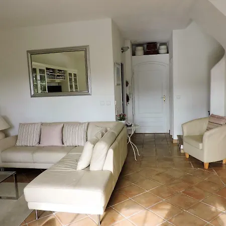 Dom wakacyjny Riverside House With Pool And Berth In Port