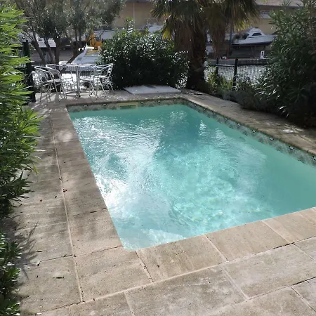 Riverside House With Pool And Berth In Port *